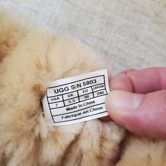 UGG Australia Bailey Boot sz 7 - Picture 12 of 13